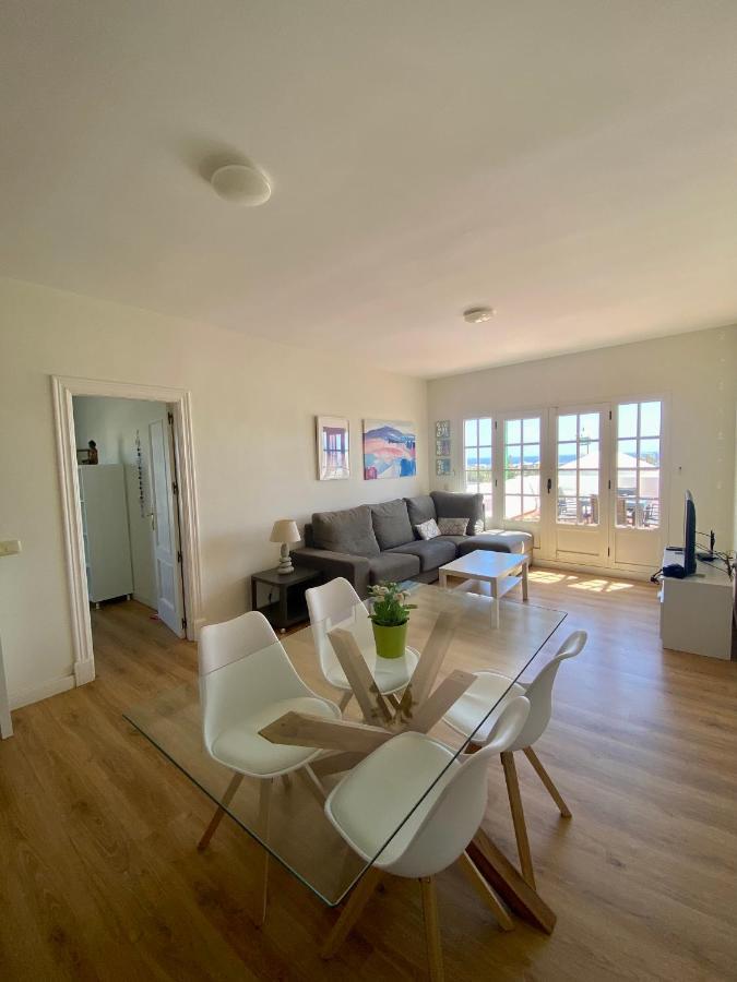 Apartamento Om Con Piscina Y Vistas Al Mar Lejlighed Costa Teguise Eksteriør billede