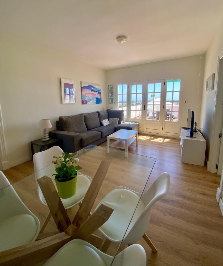 Apartamento Om Con Piscina Y Vistas Al Mar Lejlighed Costa Teguise Eksteriør billede