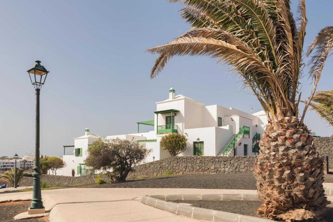 Apartamento Om Con Piscina Y Vistas Al Mar Lejlighed Costa Teguise Eksteriør billede